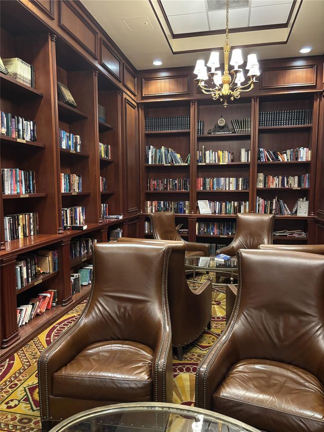 Library with Computers/Internet Stations | Image 38