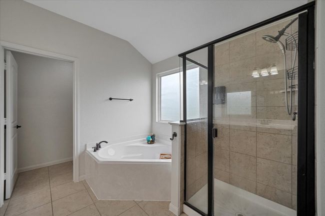 1664 Treeta Trl, House other with 4 bedrooms, 3 bathrooms and 2 parking in Kyle TX | Image 23