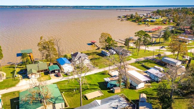 Close to boat dock | Image 4