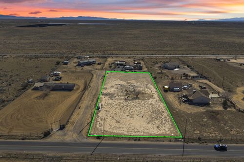 98 Van Camp Blvd, Los Lunas, NM, 87031-7588 | Card Image