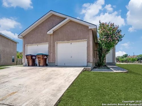 5827 Golf Bnd, San Antonio, TX, 78244-2151 | Card Image
