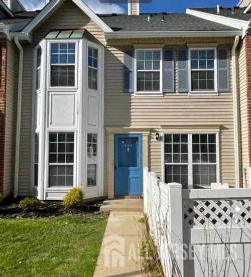 204 Darwin Ln, North Brunswick, NJ, 08902-4216 | Card Image