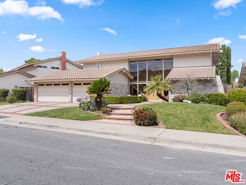 32017 Wallington Ct, Westlake Village, CA, 91361-4136 | Card Image
