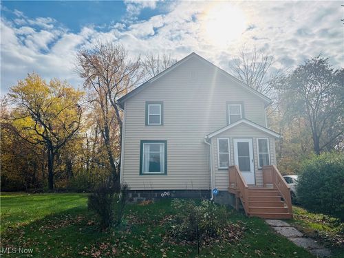 1736 W 48th St, Ashtabula, OH, 44004-6524 | Card Image