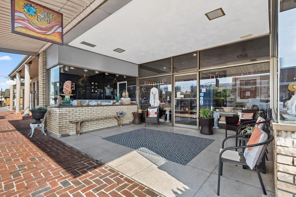 321 W Main St, Abingdon, VA 24210