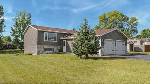 1202 S Le Homme Dieu Dr Ne, Alexandria, MN, 56308-7600 | Card Image