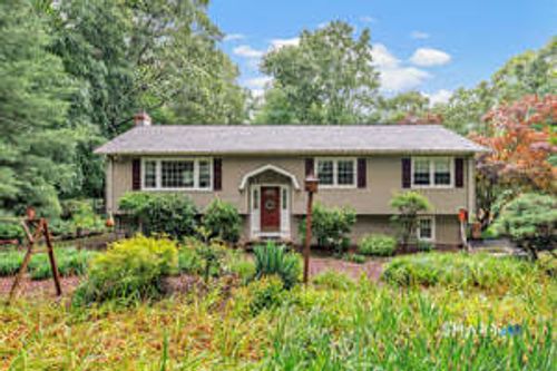 35 Nutmeg Ln, Shelton, CT, 06484-1717 | Card Image