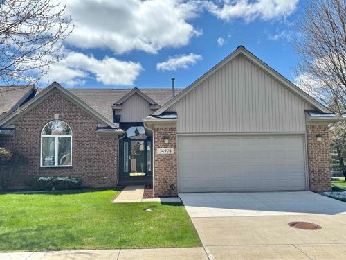 34904 Chickadee Rdg, Richmond, MI, 48062-5511 | Card Image