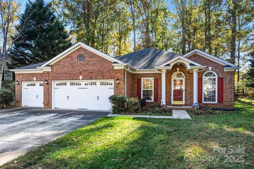 10526 Sycamore Club Dr, Mint Hill, NC, 28227-6885 | Card Image