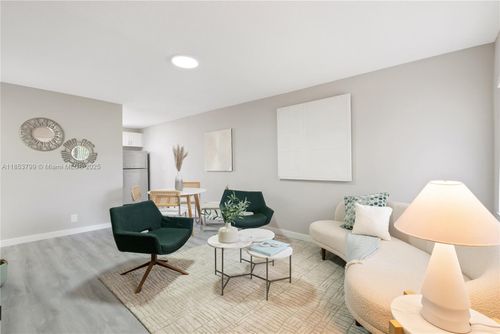 apt-9-500 Se 22nd St, Fort Lauderdale, FL, 33316-3414 | Card Image
