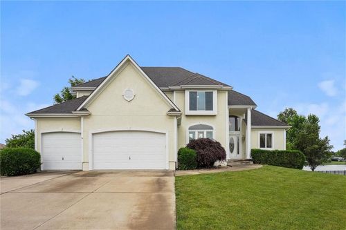 4749 Sw Gull Point Dr, Lee's Summit, MO, 64082-2421 | Card Image