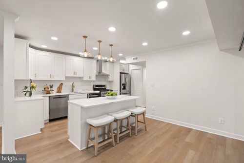 3-8004 Chanute Pl, FALLS CHURCH, VA, 22042-1165 | Card Image