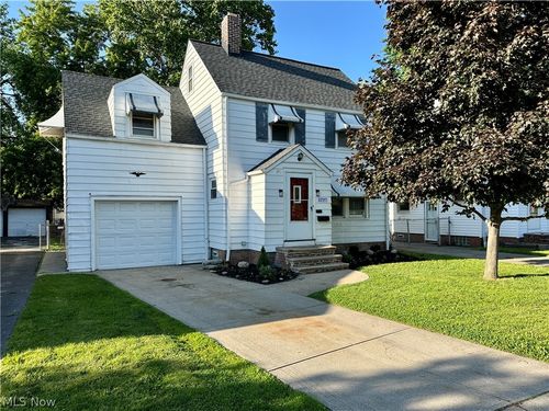 22571 Ivan Ave, Euclid, OH, 44123-3235 | Card Image