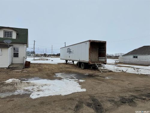 502 &amp; 504 Babington Ave, Melfort, SK, S0E | Card Image