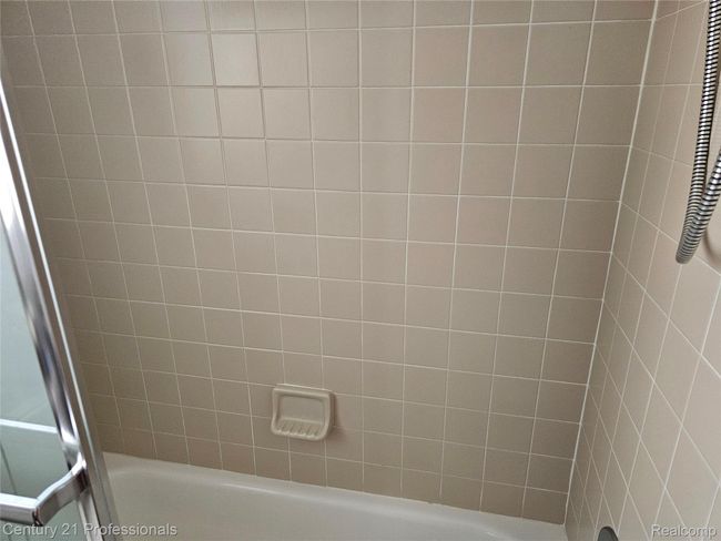 MAIN BATH TILE WORK | Image 29
