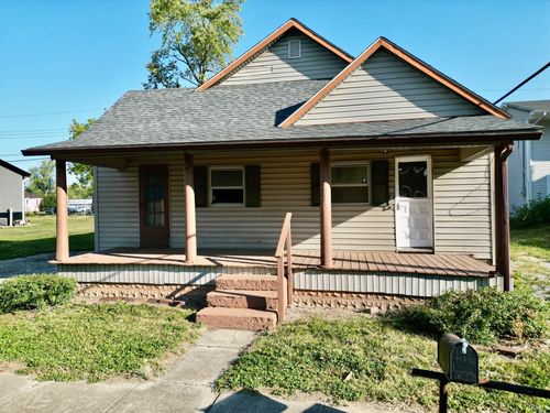 812 E Walnut St, Summitville, IN, 46070-9321 | Card Image