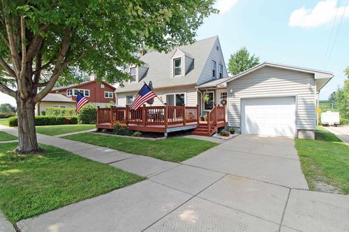 910 Willow St, PLAIN, WI, 53577-8521 | Card Image