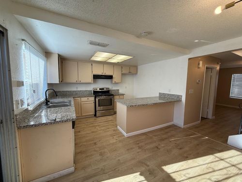 4095 Weymouth Lane, Sacramento, CA, 95823 | Card Image