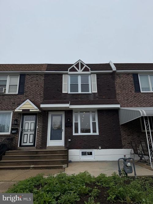 925 Maple Ave, GLENOLDEN, PA, 19036-1116 | Card Image