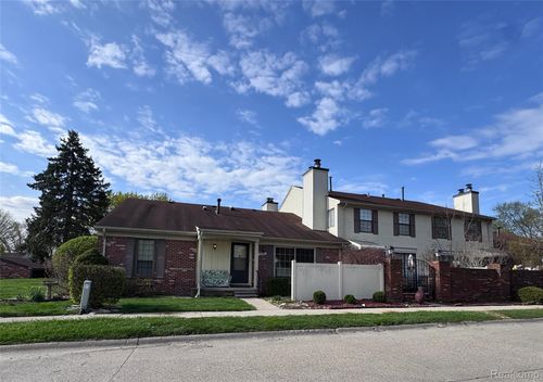 38984 Golfview Dr W, Clinton Township, MI, 48038-3460 | Card Image