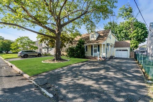 22 Sunset Dr, Clark, NJ, 07066-1218 | Card Image