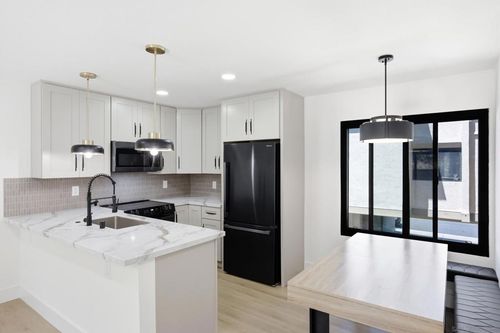 5-2260 Worden St, San Diego, CA, 92107-2420 | Card Image