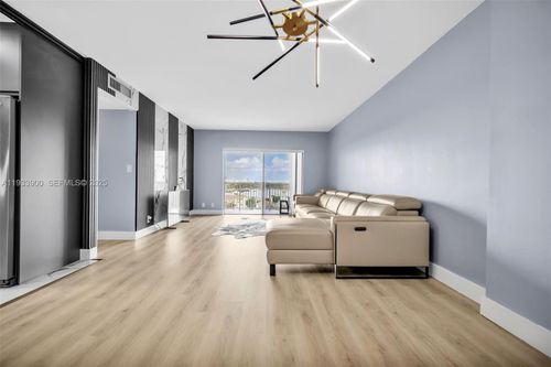 apt-802-4200 Hillcrest Dr, Hollywood, FL, 33021-7948 | Card Image