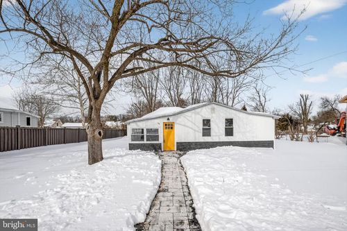 58 Belvidere Ave, Lambertville, NJ, 08530-2317 | Card Image