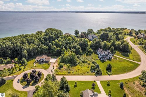 14890 Mallard Dr, Traverse City, MI, 49686-8583 | Card Image