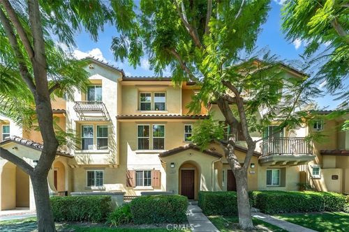 6366 Estrela Ln, Eastvale, CA, 91752-7311 | Card Image