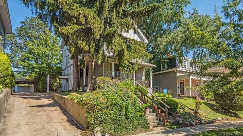 84 120th St, Kew Gardens, NY, 11415-3106 | Card Image