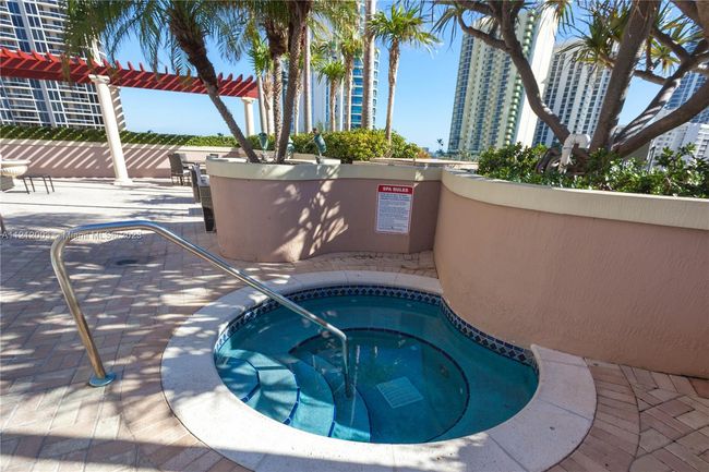 APT-806 - 17555 Atlantic Blvd, Condo with 2 bedrooms, 2 bathrooms and null parking in Sunny Isles Beach FL | Image 40