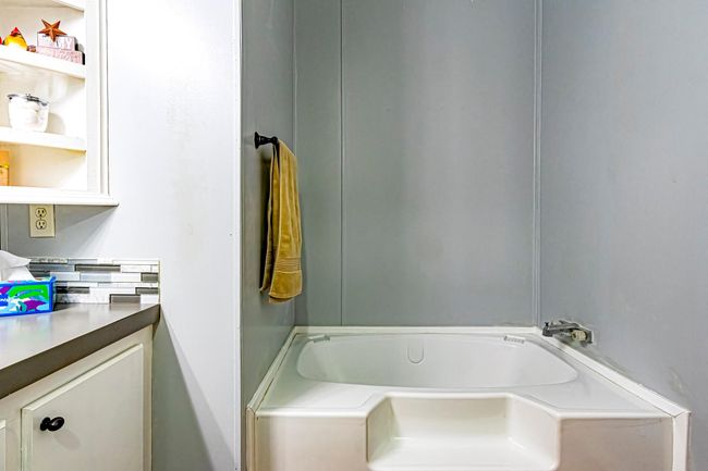 142 Hounds Chase Dr, House other with 3 bedrooms, 2 bathrooms and 2 parking in Trinity TX | Image 17