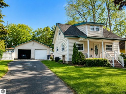 146 E Sixteenth Street, Traverse City, MI, 49684 | Card Image