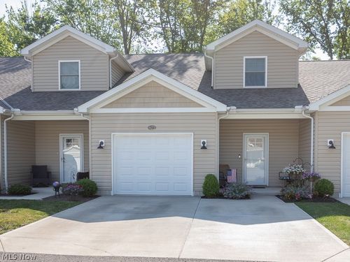 671 Treadway Blvd, Sheffield Lake, OH, 44054-1426 | Card Image