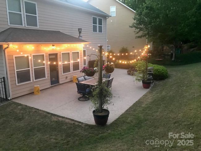 Beautiful back patio | Image 38