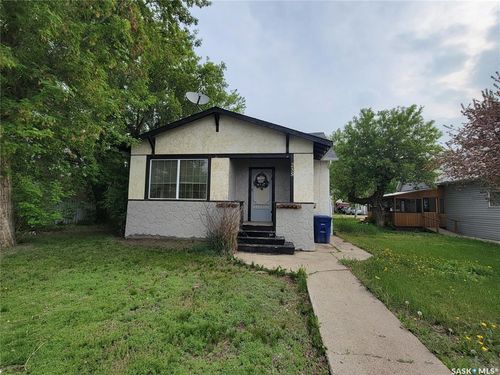 235 2nd Ave E, Unity, SK, S0K4L0 | Card Image