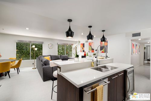 206-588 E San Lorenzo Rd, Palm Springs, CA, 92264-8108 | Card Image