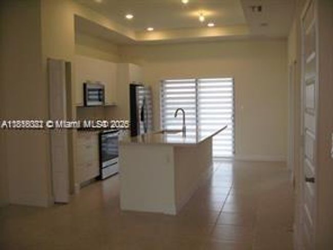 APT-32 - 8055 Nw 104 Th Ave, Condo with 2 bedrooms, 3 bathrooms and null parking in Doral FL | Image 6
