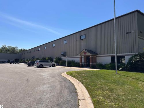 2364 Traversefield Dr, Traverse City, MI, 49686-8635 | Card Image