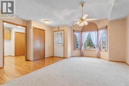 13 Parklane Pl, Strathmore, AB, T1P1K7 | Card Image