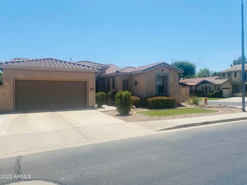 453 W Lantana Pl, Chandler, AZ, 85248-3979 | Card Image