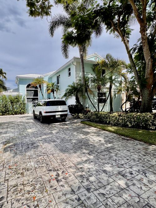 1081 Wilshire Cir E, Pembroke Pines, FL, 33027-2209 | Card Image