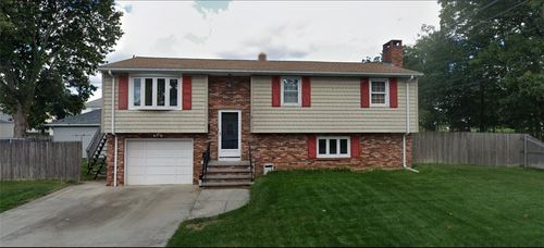 9 Whitaker Ave, Rumford, RI, 02916-3224 | Card Image