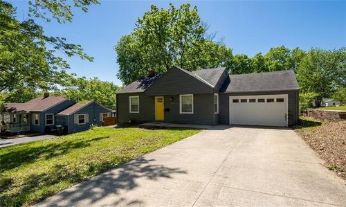 3203 Ne 56th St, Kansas City, MO, 64119-2643 | Card Image