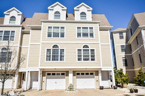 67 Chelsea Ct, Atlantic City, NJ, 08401-3468 | Card Image