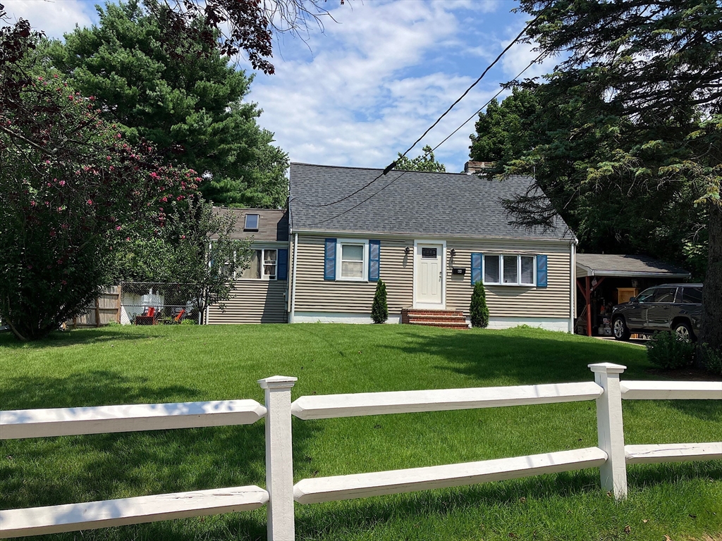 Oakland St, Dedham, MA 02026