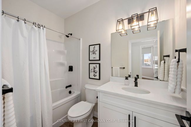 6 - 32 Postma Cres, House attached with 2 bedrooms, 2 bathrooms and 2 parking in Ailsa Craig ON | Image 18