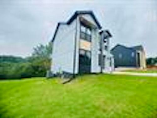 118 Current Dr, Greenville, SC, 29611-7273 | Card Image