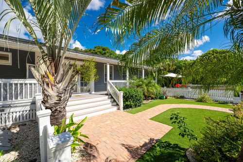 2827 Staples Ave, Key West, FL, 33040-4040 | Card Image